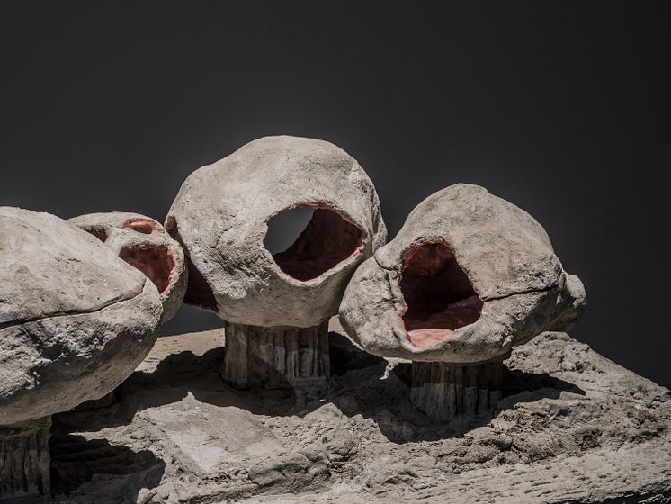 Mire Lee, Endless House: Four Heads, Two of Which Open, 2021–2025