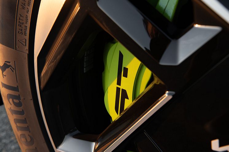 kia-ev9-gt-my25-exterior-highres-6192x4128-06.jpg
