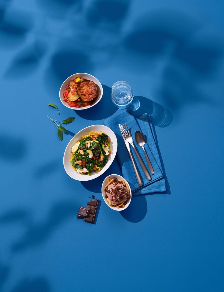 Discover Airlines x Lukas_Jakobi_Couscous_Aubergine_Bratapfel