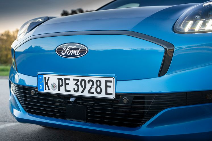 2025 Elektrisk SUV Puma Digital Aqua Blue (8).jpg