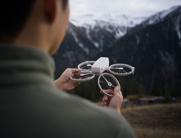 DJI FLIP_Foldable Full-Coverage Propeller Guard.jpg