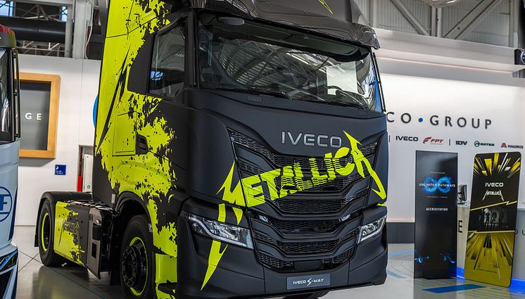 Bild 2 - IVECO åker på turné med Metallica.jpg