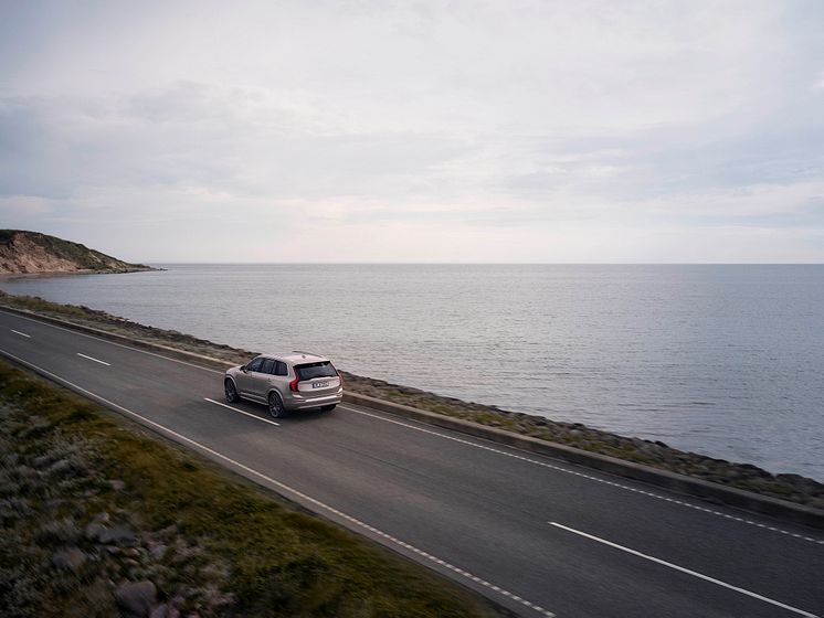 New_Volvo_XC90_Exteriors.jpg