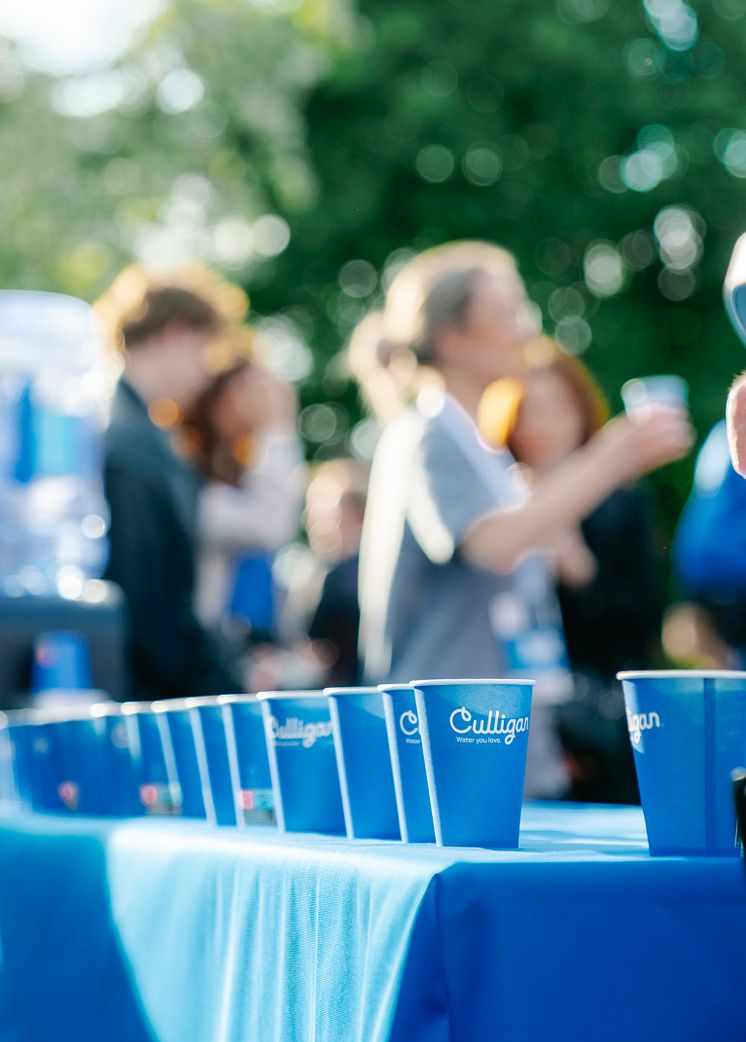 Firmenlauf_Köln_Becher.jpg