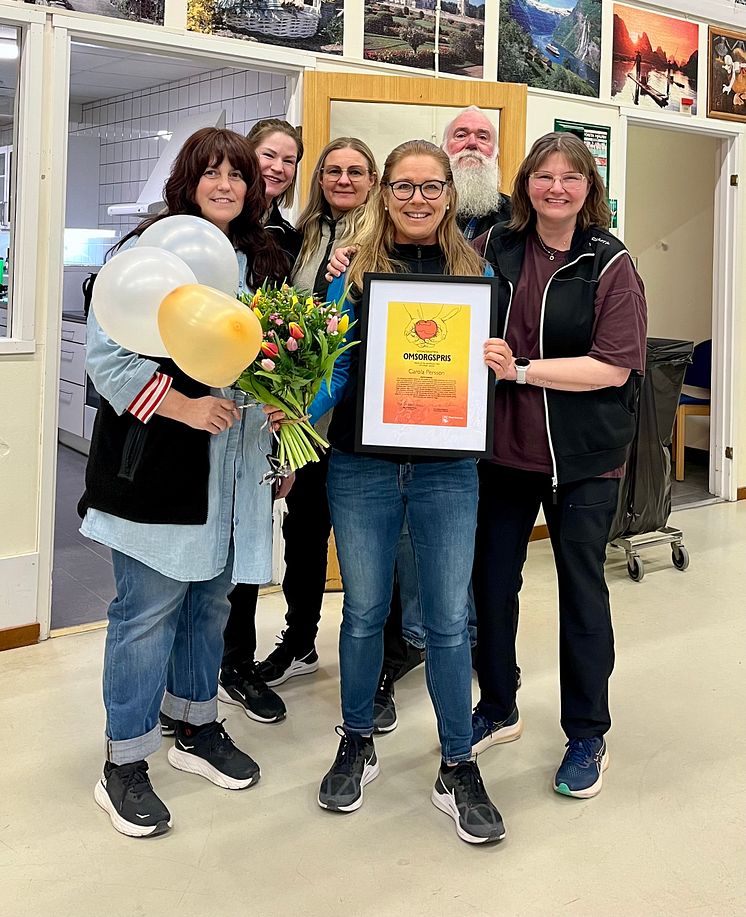 Carola Persson med kollegorna på SAVO.jpg