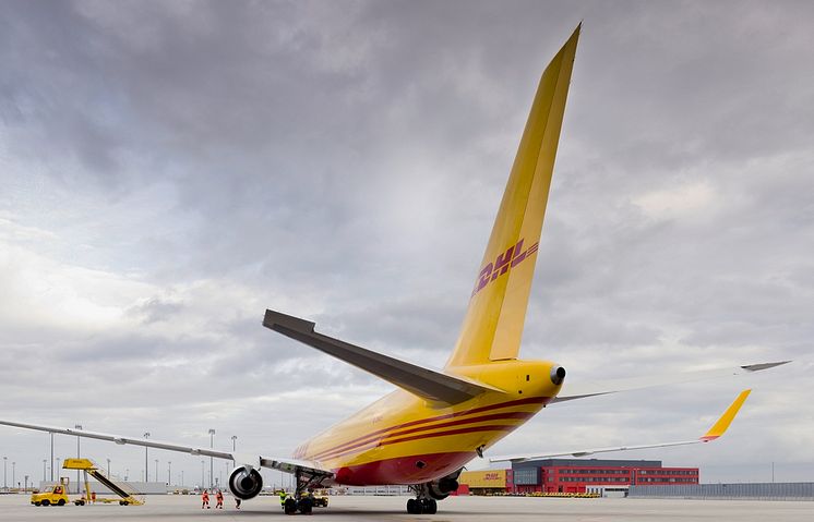 DHL Express flygplan bakifrån