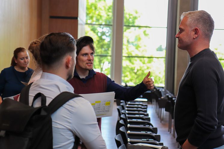 Handelslehranstalten Lohne zu Besuch an der Universität Vechta – Wirtschaftsstudium zum Anfassen und mit Turbo-Effekt