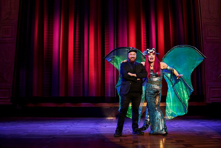 Bland drakar och dragqueens
