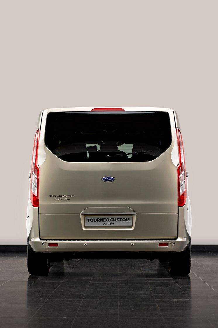 Ford Tourneo Custom - rakt bakifrån