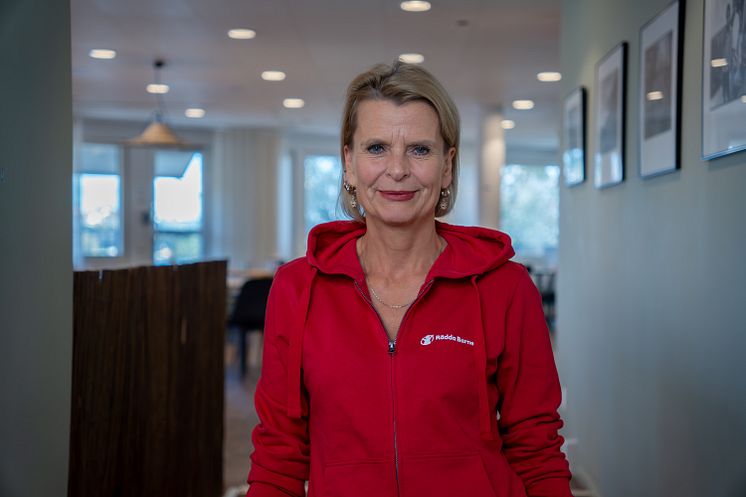 Åsa_Regner_Rädda barnen-hoodie framifrån.jpg