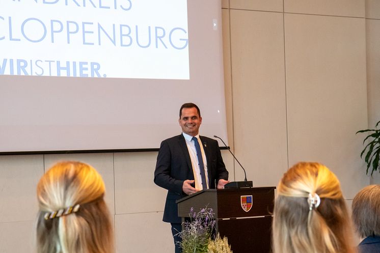 Sieben Studierende der Universität Vechta erhalten OM-Stipendium 2024 von den Landkreisen Cloppenburg und Vechta sowie der Stadt Vechta