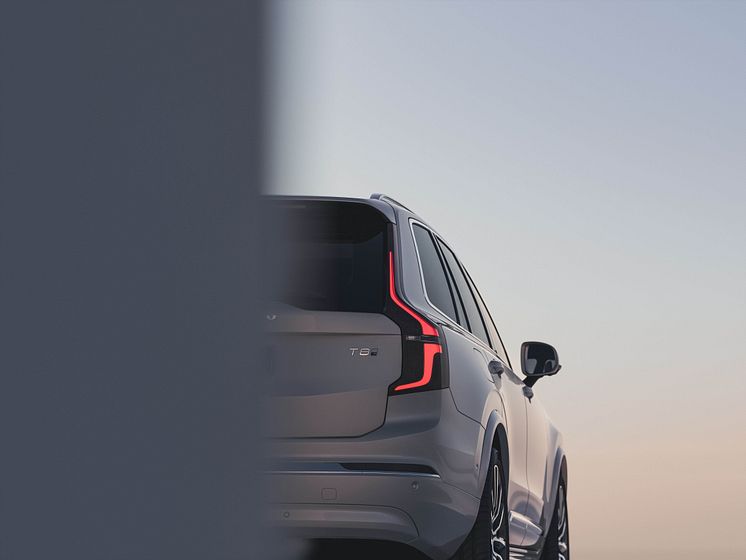 New_Volvo_XC90_Exteriors.jpg