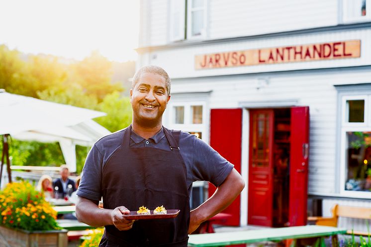 Tobias Annerhult på Järvsö Lanthandel.jpg