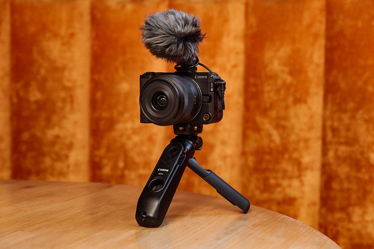 R50_Ambient_Camera_Remote_Tripod_Microphone_622232.jpg