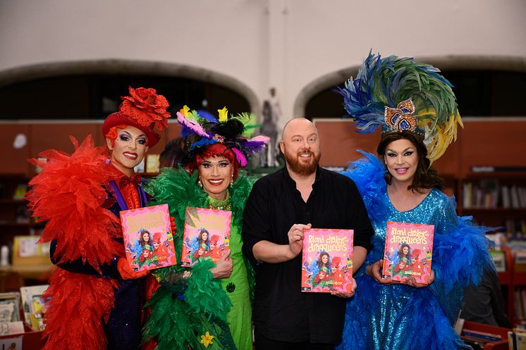 Bland Drakar och Dragqueens, fr v, Björta, Inga Tvivel, Petter Wallenberg, Tant Henrik. Foto av Johannes Helje.jpg