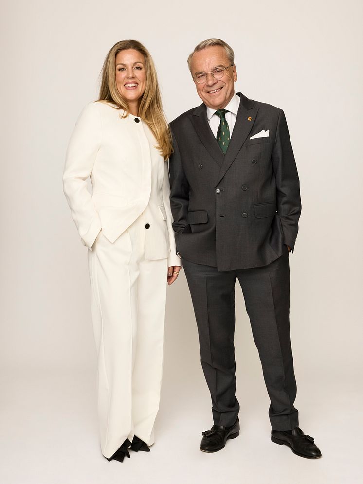 Cecilia Gave, CEO of Stockholms Auktionsverk, and Knut Knutson, Chief Curator and majority owner of Uppsala Auktionskammare.