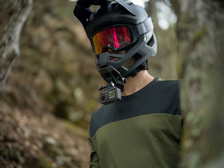 Osmo Action 5 Pro_Mountain Cycling_Helmet Chin Mount (2).jpg