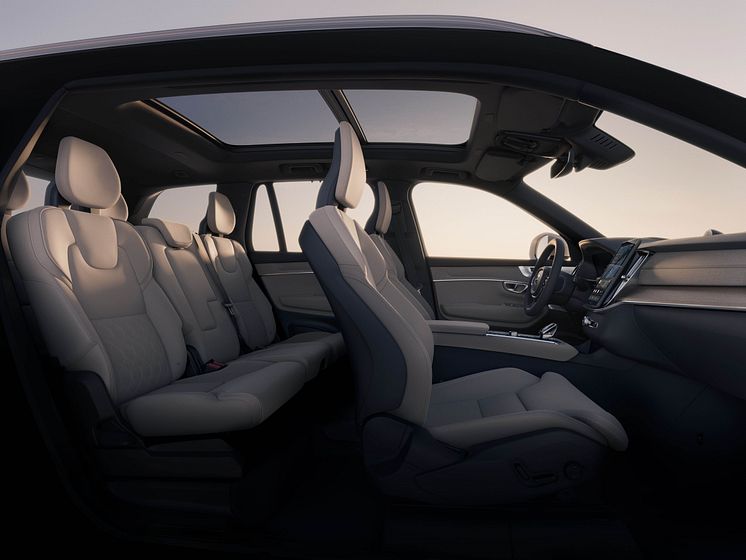 New_Volvo_XC90_Interiors.jpg
