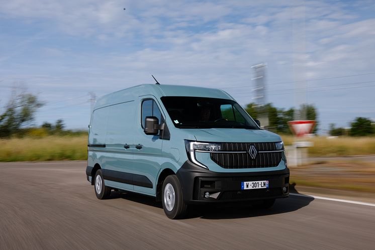 Renault Master E-Tech electric.jpg