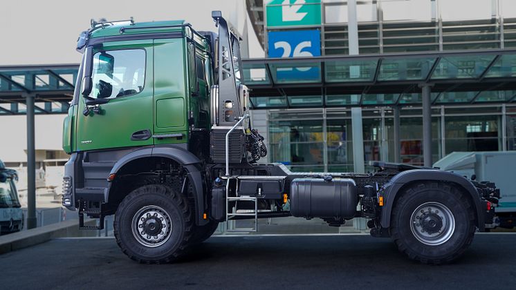 Arocs 2051 AS 4x4-3.jpg