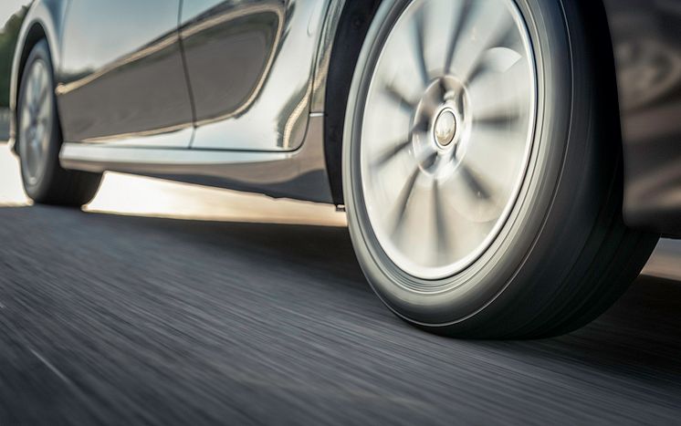 Nokian_Tyres_Potholes_02.jpg