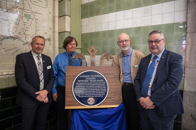 Plaque unveiling at Victoria