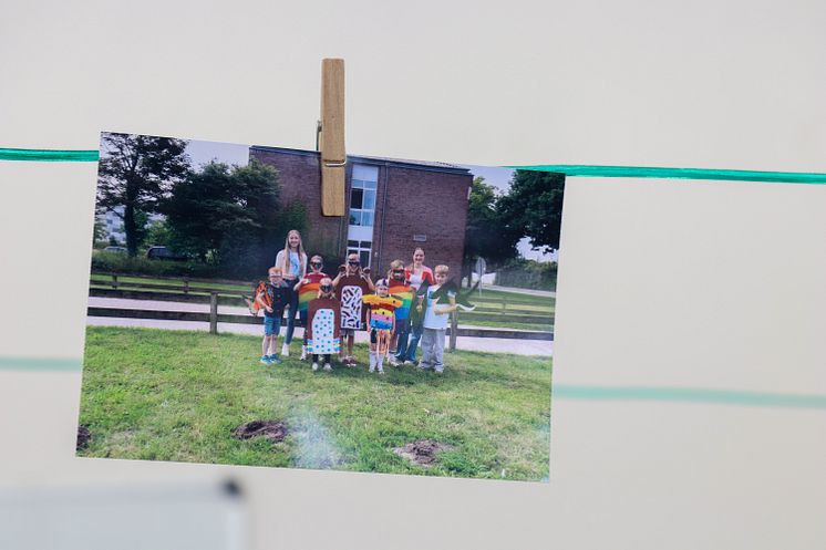 Mit selbst hergestellten Farben arbeiten, Tierkostüme aus recycelten Materialien herstellen, neue Planeten entwerfen, Theater