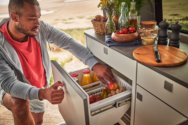 2024FordTransitNuggetLWBTitanium_9_drawer_fridge_Talent.jpg