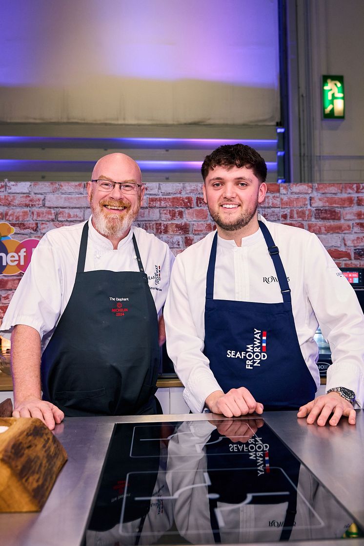 05 Chef Simon Hulstone and Chef Jonny Smith.jpg
