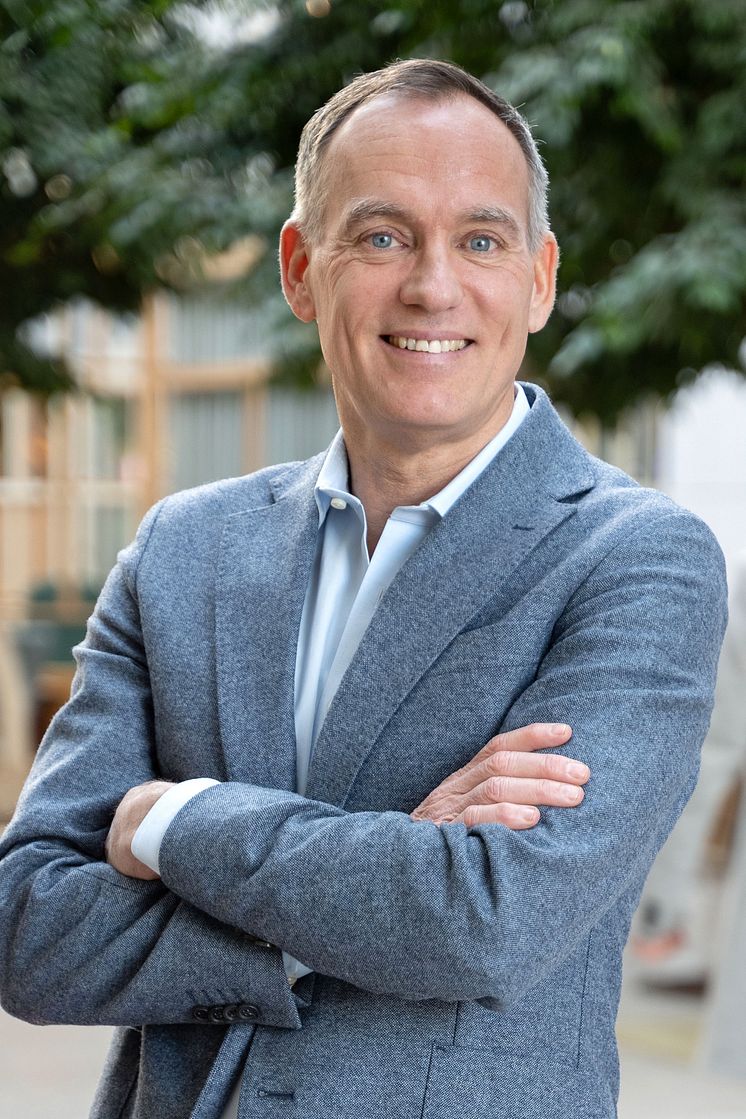 Jonas Hasselberg_stående.jpg