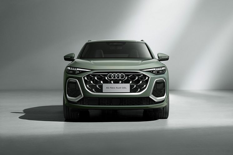 Audi Q5L (China only)