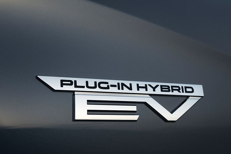 New Outlander PHEV_029L.jpg