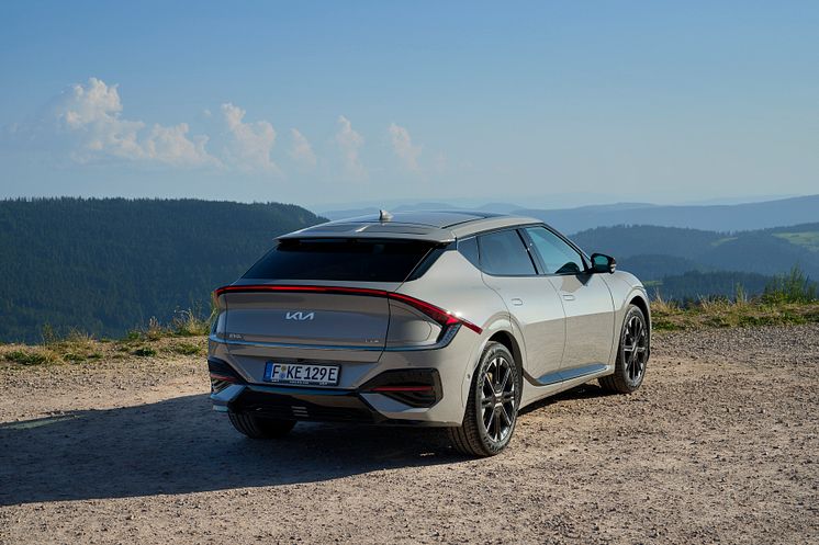 kia-all-new-ev6-gtline-my25-wolf-grey-outdoor-static-print-3600x2400-003.jpg