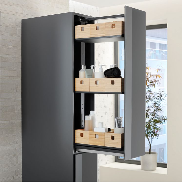 2024  Acanto bathroom open cargo cabinet close-up 1to1_Original.tif