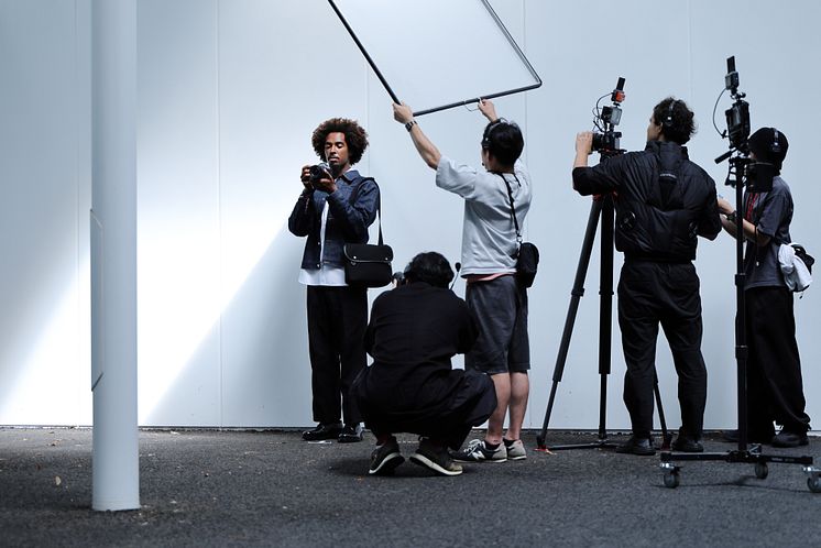 RF 16–28MM F2.8 IS STM_5_B2887_BTS_Lifestyle.JPG
