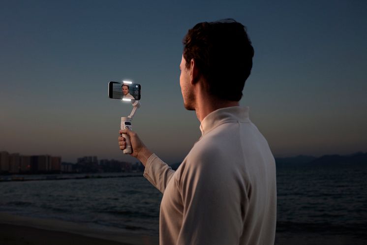 Osmo mobile 7_Lighting Clip.jpg