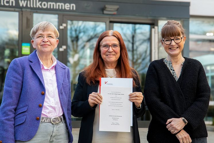 Für eine gute pflegerische Versorgung älterer Menschen | Prof.in Dr.in Hildegard Theobald geht ihrer wissenschaftlichen Arbeit auch im Ruhestand weiter nach