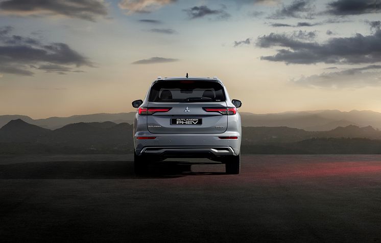 New Outlander PHEV_008L.jpg