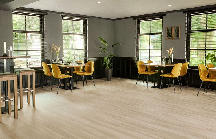 Medium-63641 light serene oak Allura click flexcore 040823.jpg