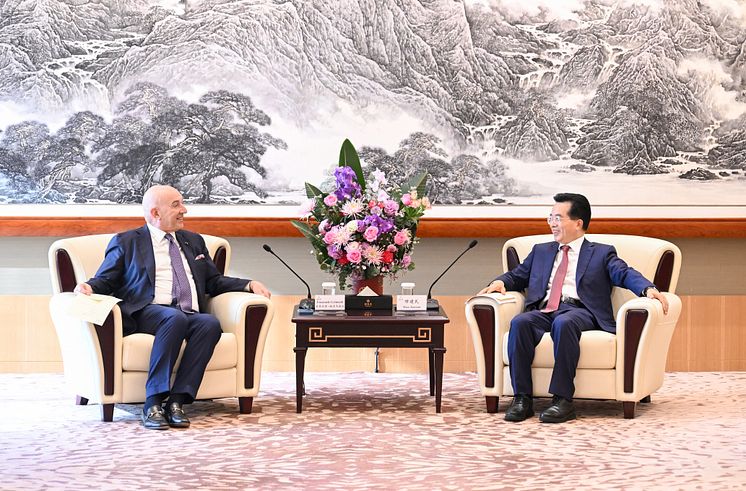 Emanuele Grimaldi (Grimaldi Group) and Miao Jianmin (China Merchants Group).jpg
