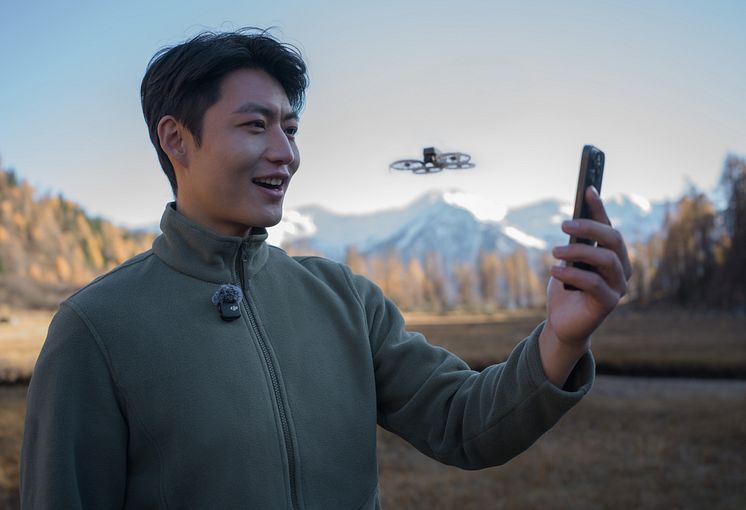 DJI FLIP_Convenient Audio Recording_DJI MIC Mini.jpg
