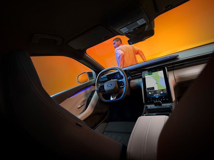 2024Ford_ElectricCapri_06.jpg