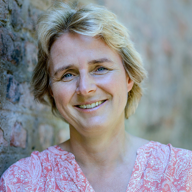 Melanie Wolfers_(c) Ulrik Hölzel_lowRes.png