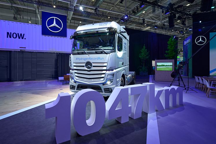 Mercedes-Benz GenH2 IAA 2024.jpg