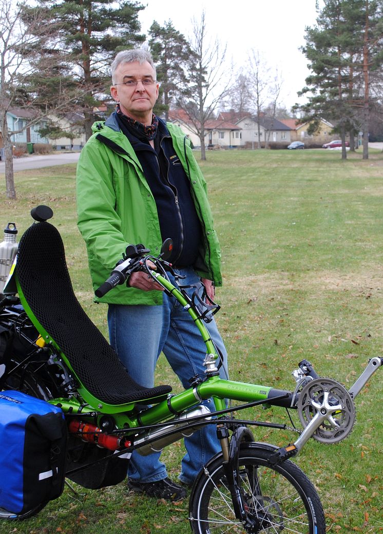 Kenneth Gagnero cyklar för Barnfonden