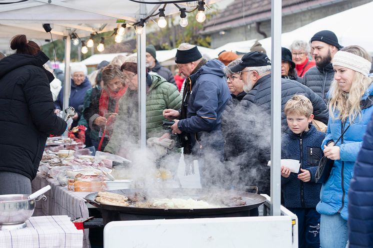 Matmarkedet har mye godt å by på - FOTO Ringsaker kommune.JPG