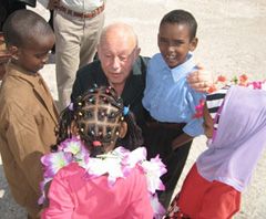Helmut Kutin, president SOS Children's Vilages International, i Mogadishu