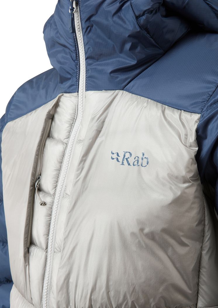 Cirrus_Ultra_Hoody_TempestBlue_LightZinc_QIP_21_TLZ_Detail_02.jpg