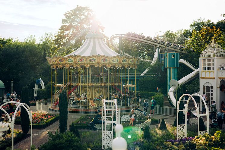 Liseberg_Luna Park_Blomsterkarusellen_miljöbild_s23.jpg