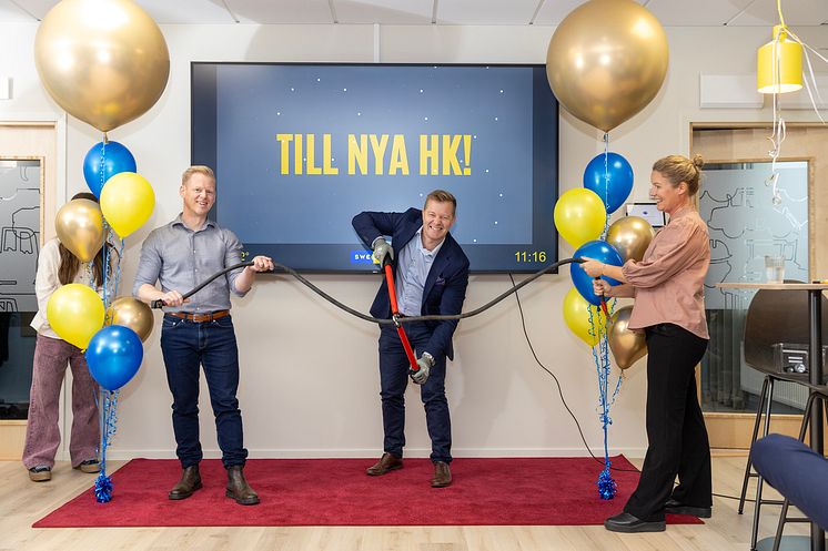Swecons vd Ulf Hellström inviger Swecons nyrenoverade kontor i Eskilstuna